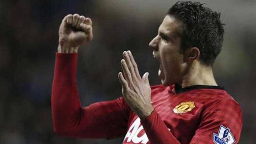 Van Persie celebra su gol.