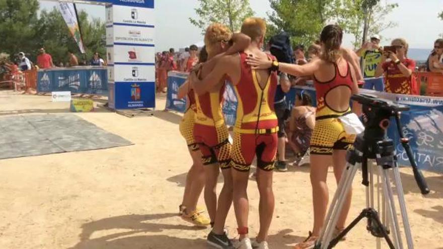 Murcia vence en Triatlón nacional de relevos