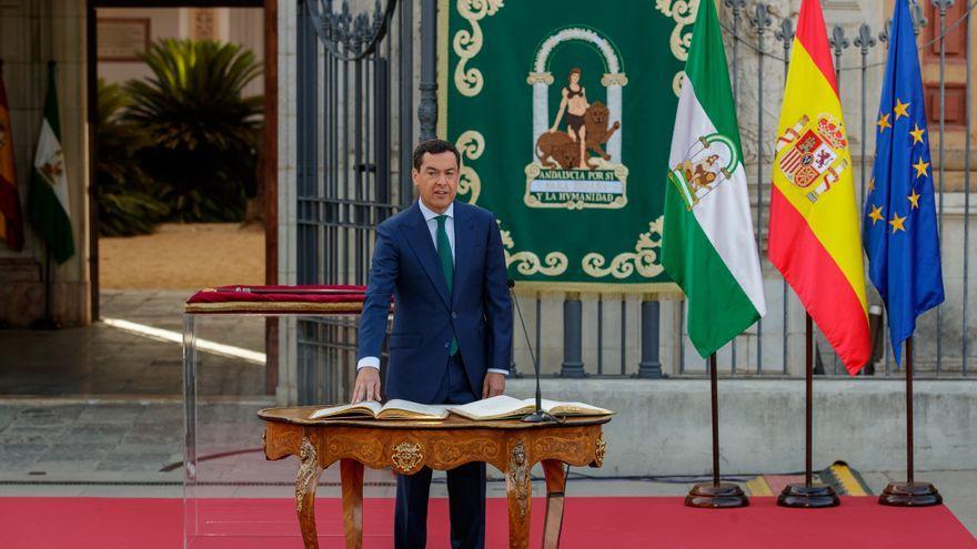 El presidente de la Junta de Andalucía, Juanma Moreno, jura este sábado el cargo para un nuevo mandato tras la lectura del Real Decreto de nombramiento.