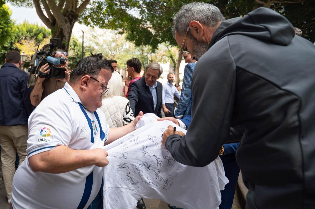 La Laguna recibe al CD Tenerife. La Laguna recibe al CD Tenerife.