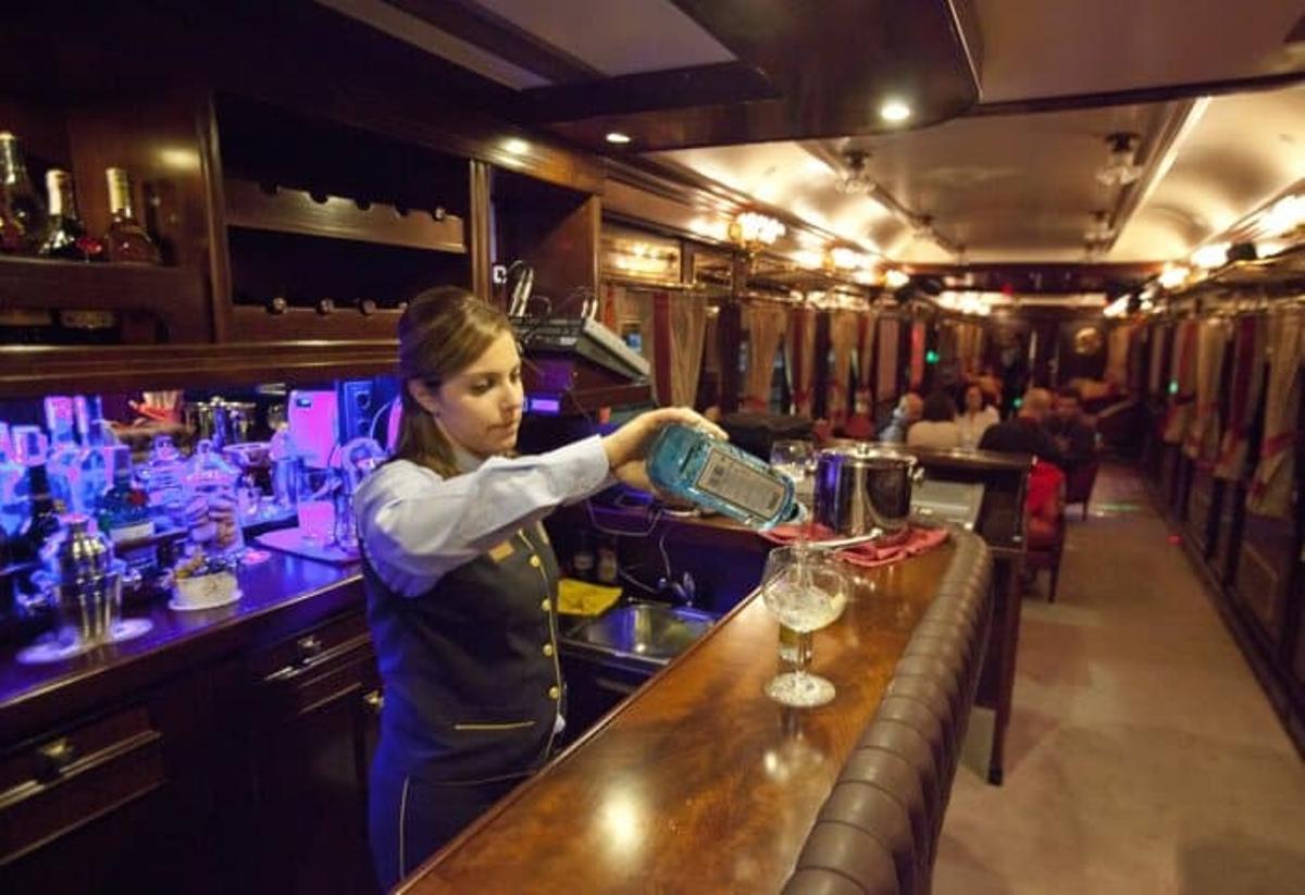 El vagón bar del tren Ál Andalus.