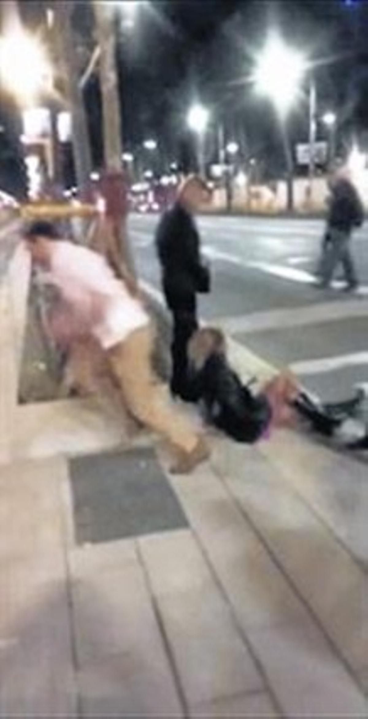 Tres imatges de l’agressió a l’avinguda Diagonal de Barcelona.