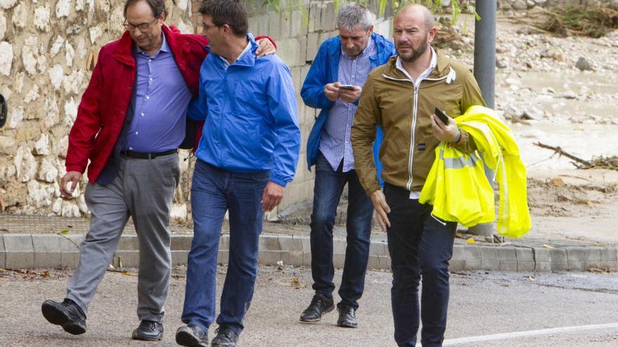 Soler junto al alcalde Jorge Rodríguez, ayer en Ontinyent.