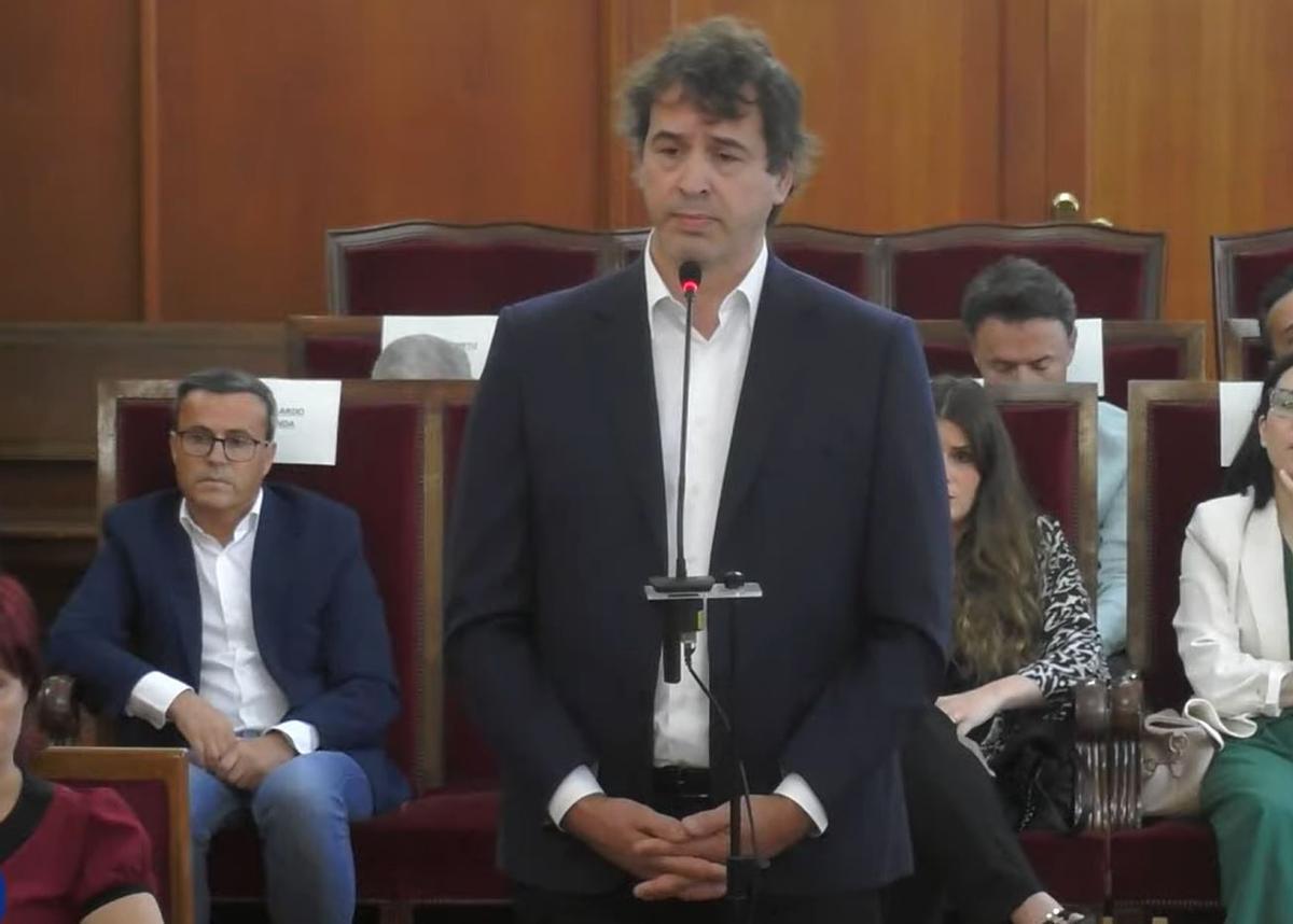 David Sánchez diu que el seu lloc no era "una oficina amb finestreta"