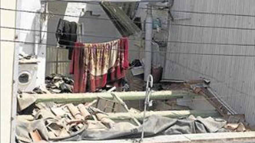 Tres heridos en Terrassa al caer un edificio tras una explosión