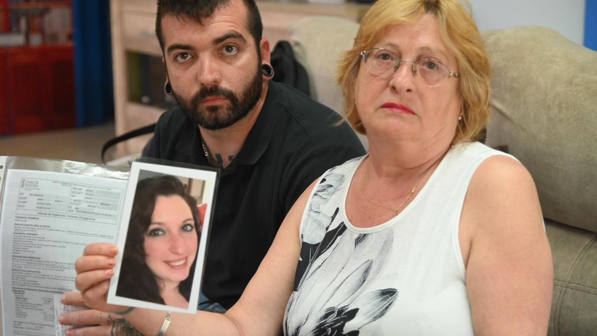 Vídeo: Entrevista con la familia de la castellonense fallecida tras 8 horas en Urgencias del Hospital General