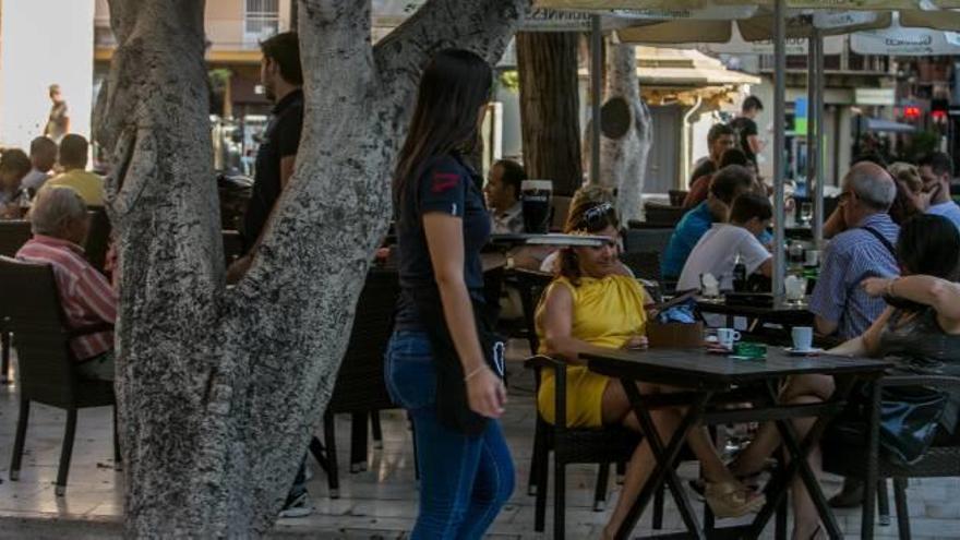 El sector servicios ha levantado el vuelo en Elche y se ha convertido en uno de los principales motores económicos de la ciudad.