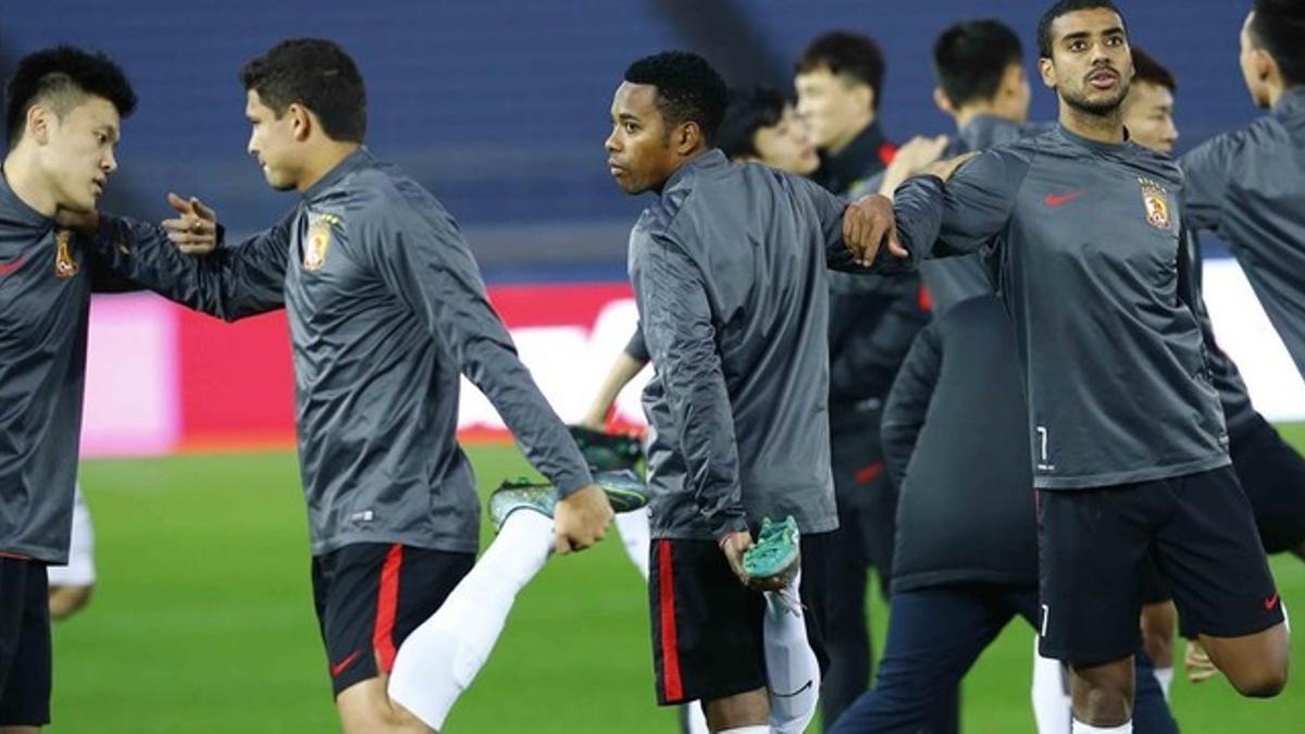 Robinho y Alan (7), dos de las principales figuras del Guangzhou de China.