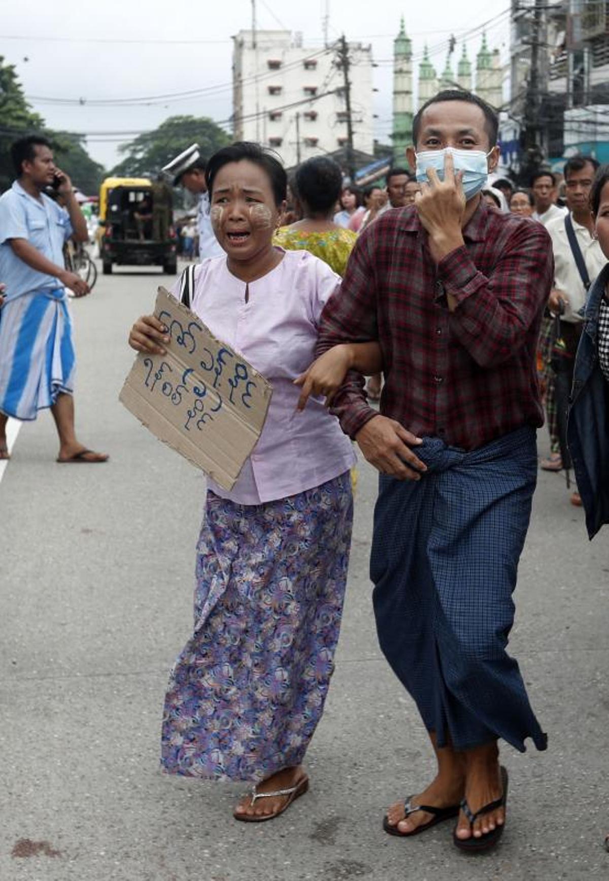 El ejército de Myanmar anunció una amnistía para más de 7.700 detenidos, el Día de la Luna Llena de Waso