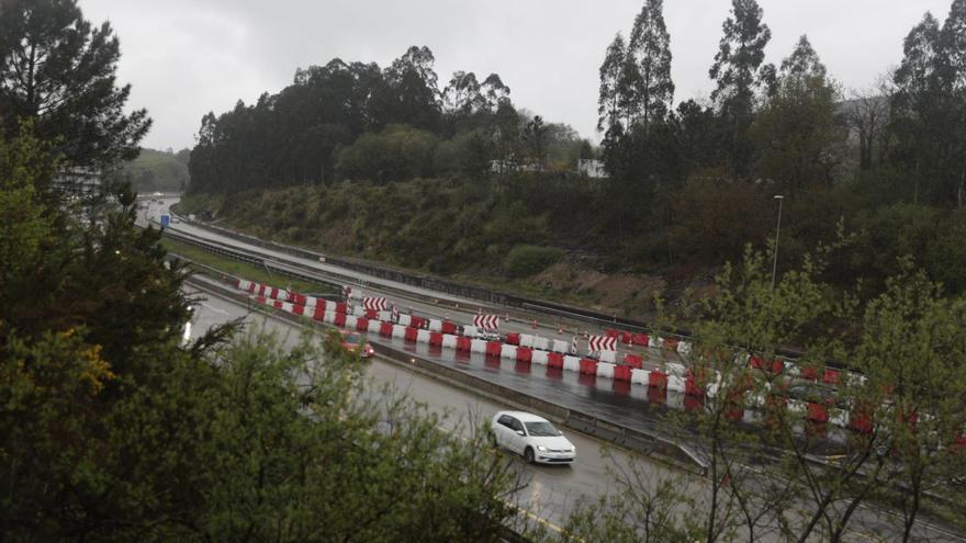 El tramo del nudo de Serín afectado por las obras, en la tarde de ayer.