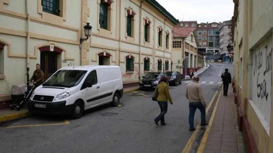 La calle Carlos Albo, en Candás.