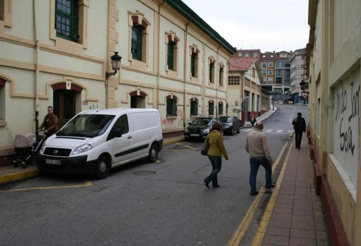 La calle Carlos Albo, en Candás.
