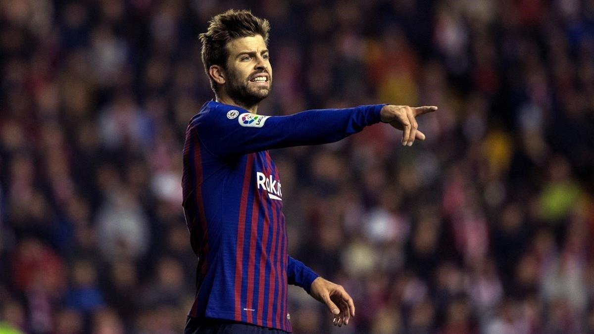 Piqué da instrucciones en un reciente partido de Liga