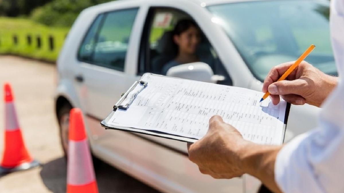 Realización de un examen de conducción.