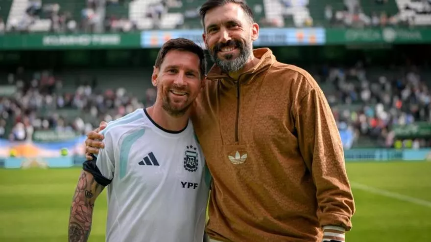 Así fue el reencuentro de Leo Messi con Eder Sarabia en Elche