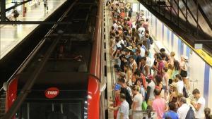 abertran34836254 barcelona  27 07 2016 barcelona mucha gente en el metro de c160802123141