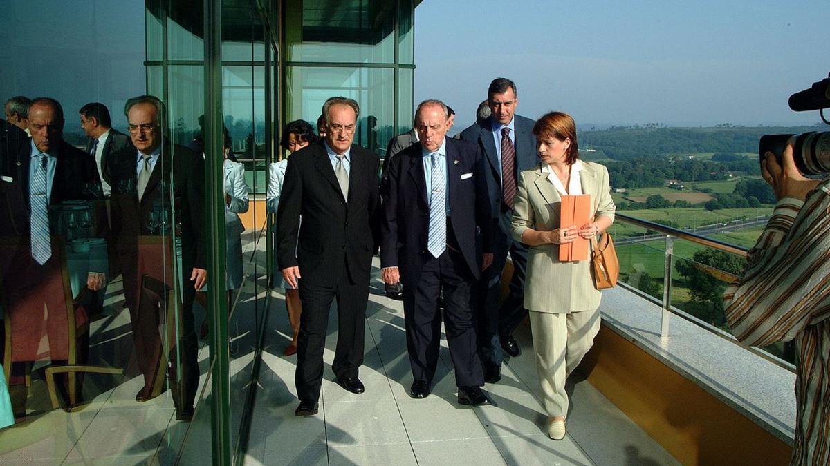 Avelino Ramos con Manuel Fraga en la inauguración de su hotel el 12 de junio de 2003. |   // BERNABÉ