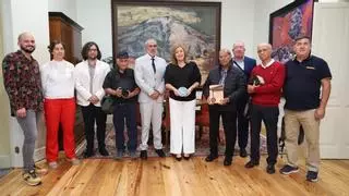 Astrid Pérez recibe a cuatro colectivos que son Medalla de Oro de Canarias por su defensa de la cultura popular