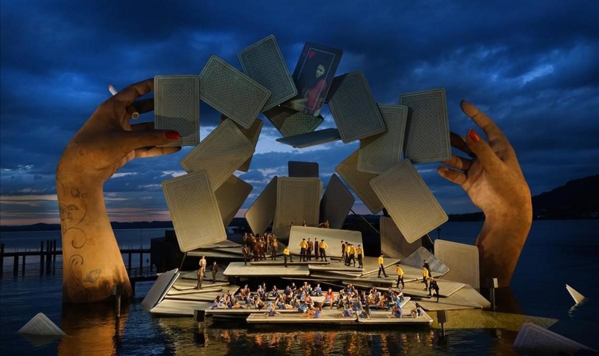 La escenografía para la ópera ’Carmen’, estrenada en el Festival de Bregenz. La escenografía para la ópera ’Carmen’, estrenada en el Festival de Bregenz.
