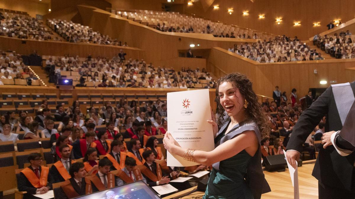 La Universidad San Jorge celebra la segunda graduación de la promoción 2026 y la primera de alumnos del programa USJ Diversa