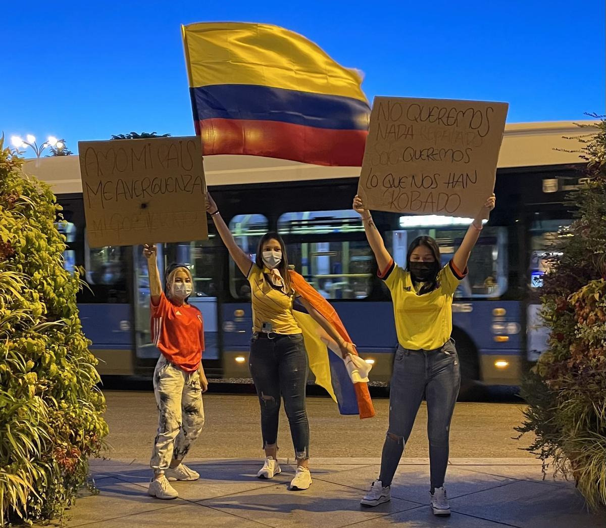 Un momento de la protesta de colombianos y colombianas en Madrid, el pasado 6 de mayo.