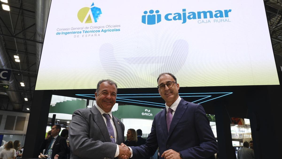 Firma convenio Consejo de Ingenieros Agrícolas   Cajamar