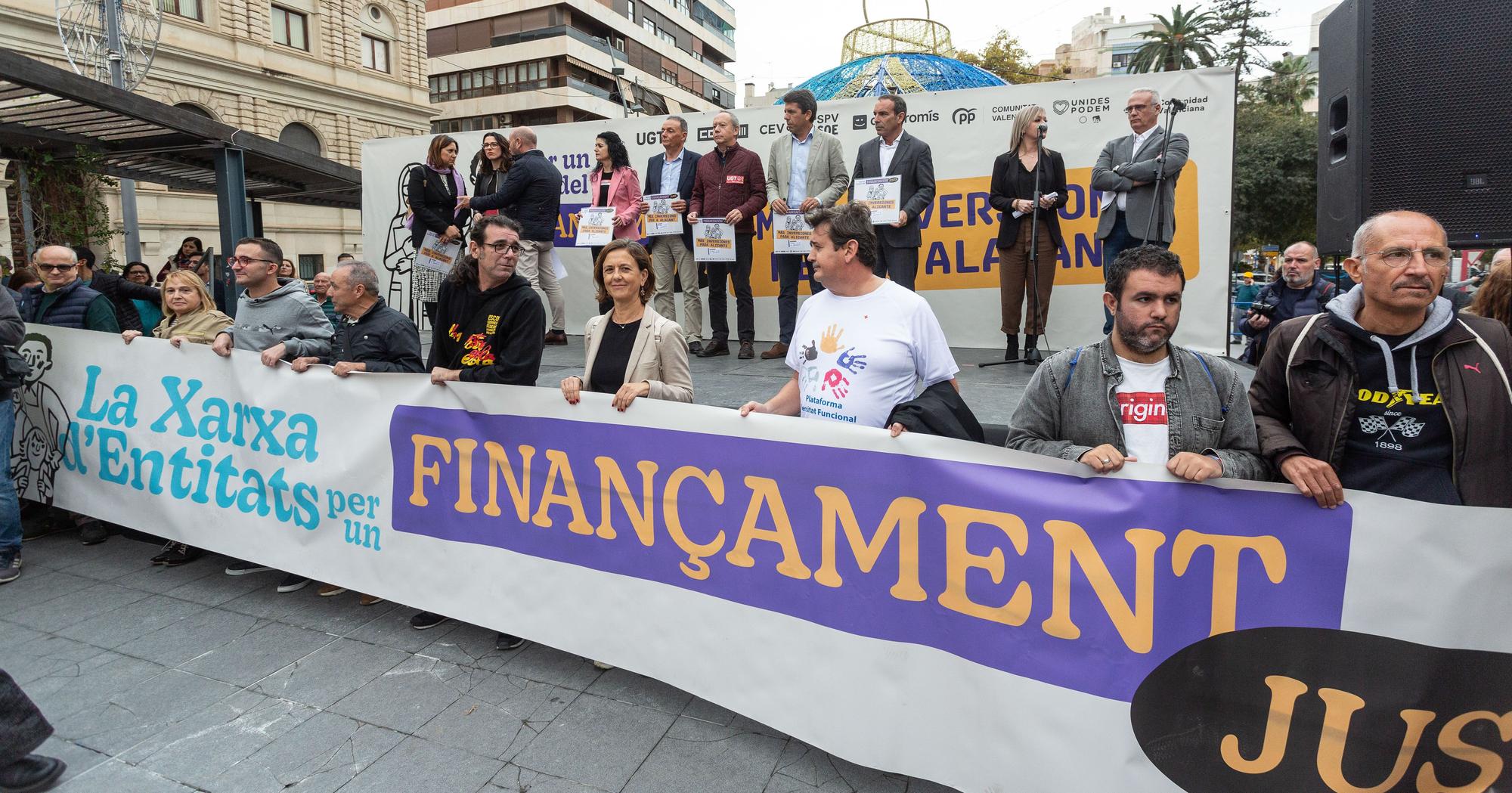 Concentración para reclamar una financiación justa para la provincia de Alicante