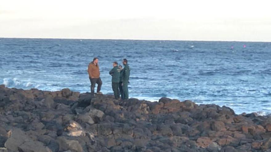 La Guardia Civil trabaja en el lugar de los hechos.