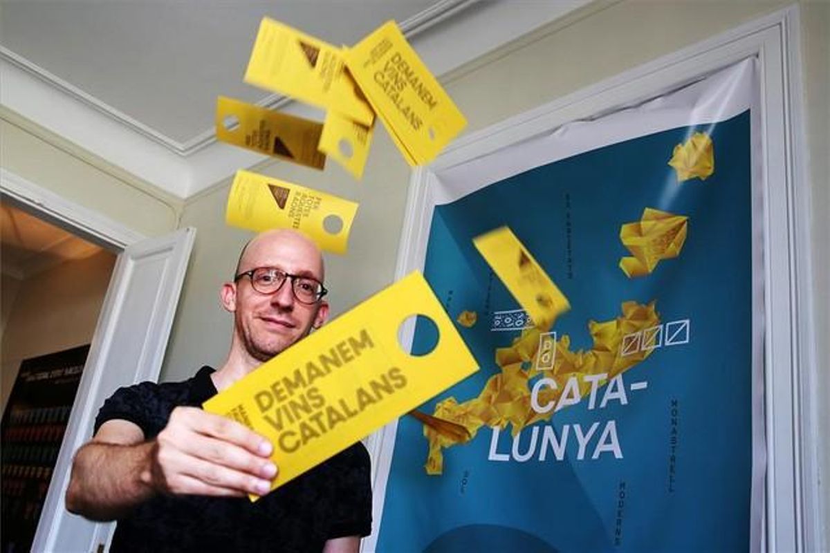 Oriol Armengou, de l’estudi Toormix i promotor de la camapanya ’Demanem vins catalans’. Oriol Armengou, de l’estudi Toormix i promotor de la camapanya ’Demanem vins catalans’.