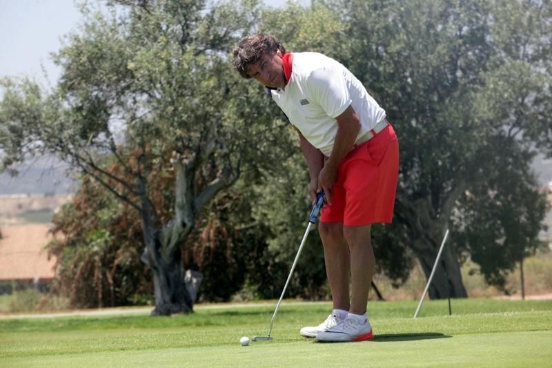Schuster juega al golf en Vélez-Málaga