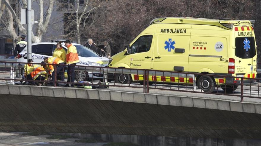 Els serveis d&#039;emergències, treballant al pont de l&#039;Areny