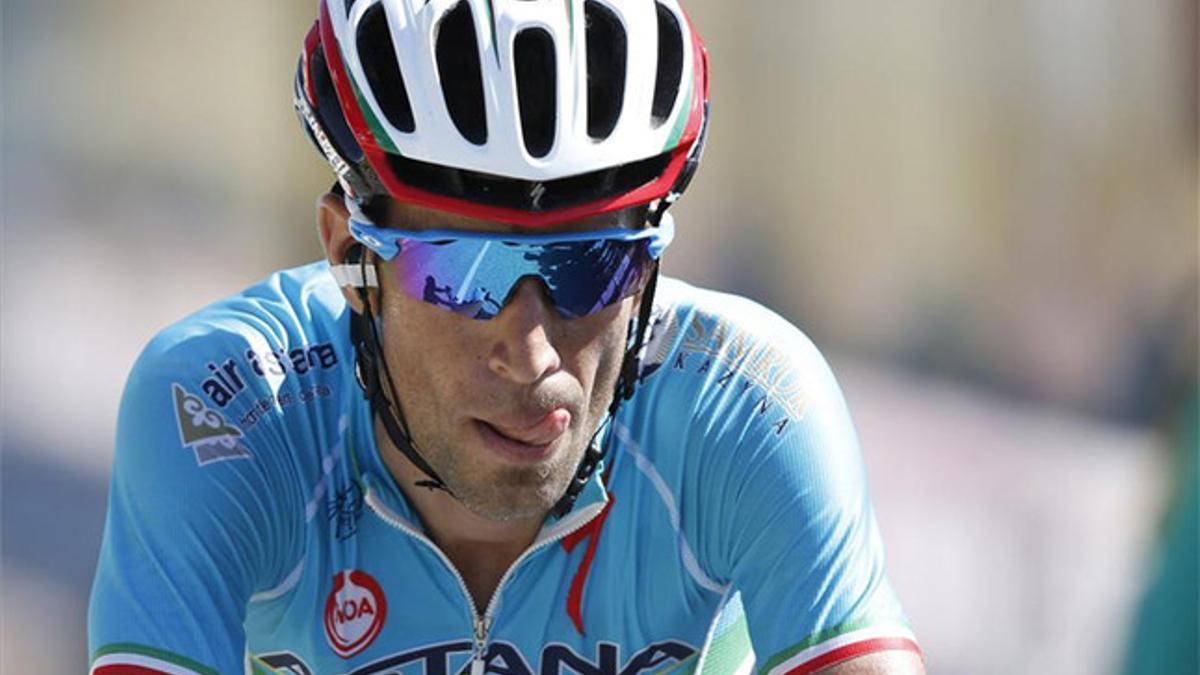 Nibali, expulsado por tramposo