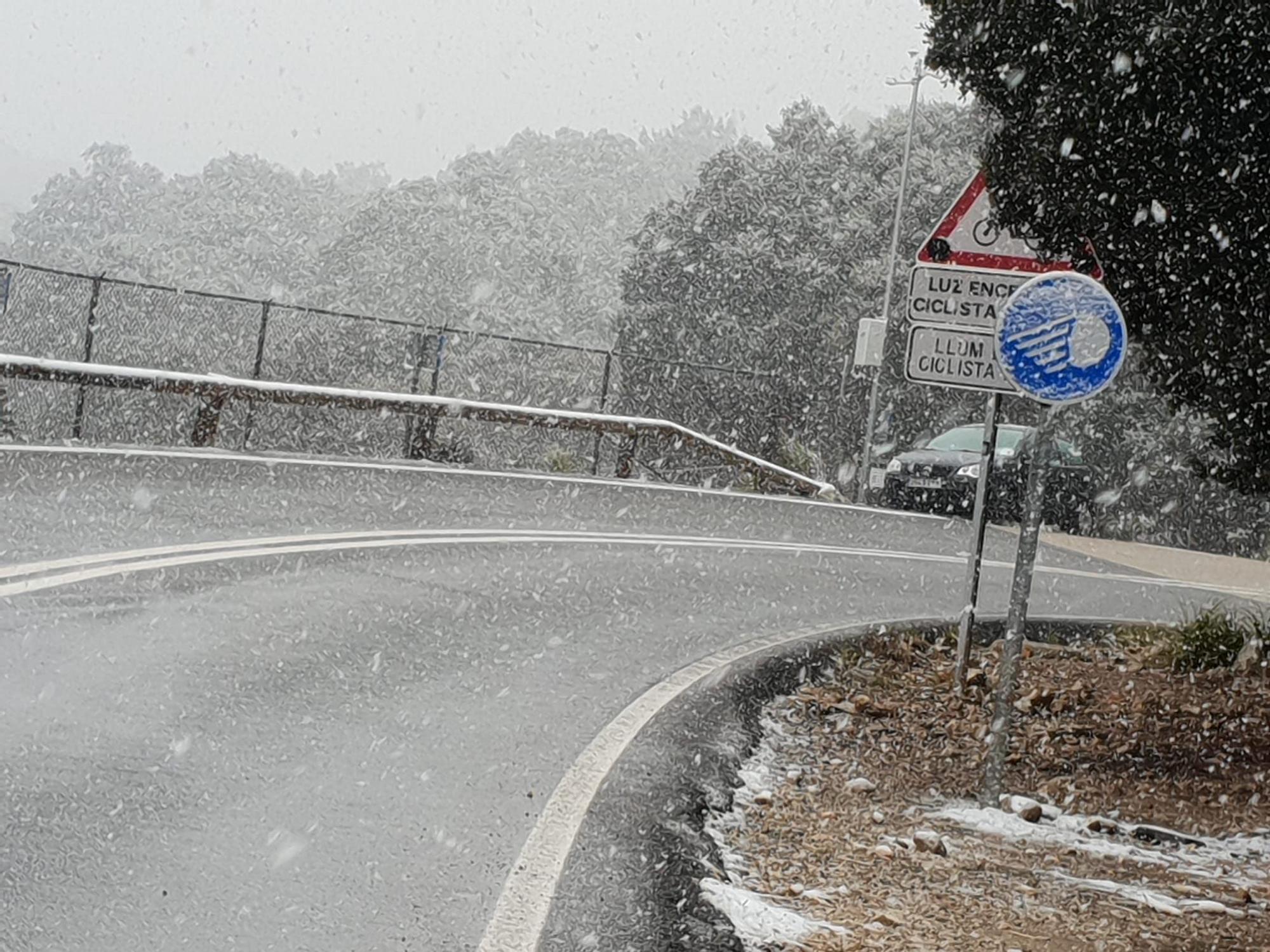 La nieve cae en la Serra