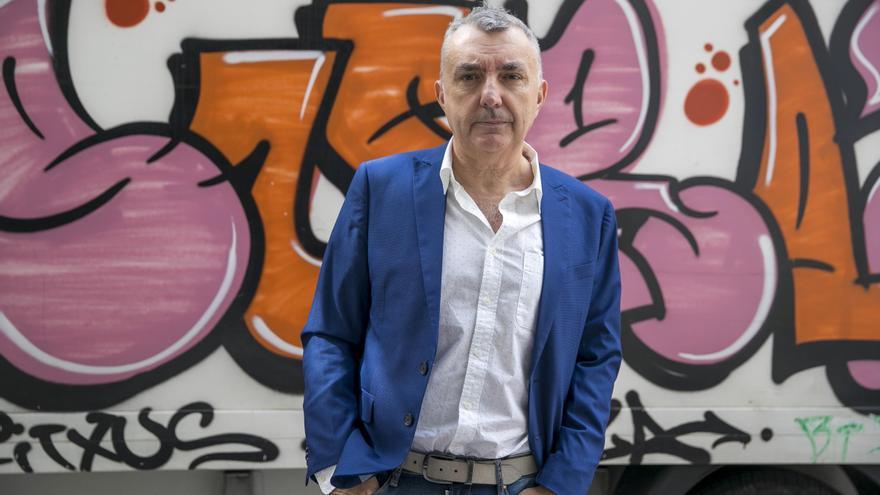 Ana Merino entrevista en Córdoba a Manuel Vilas para hablar de &#039;El mejor libro del mundo&#039;