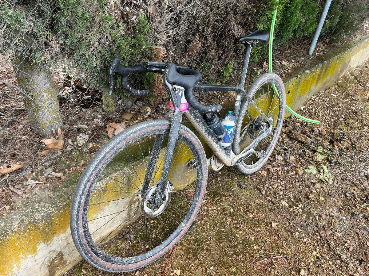 La Terra, tras finalizar la marcha cicloturista, tras cuatro horas de pedaleo con mucho barro