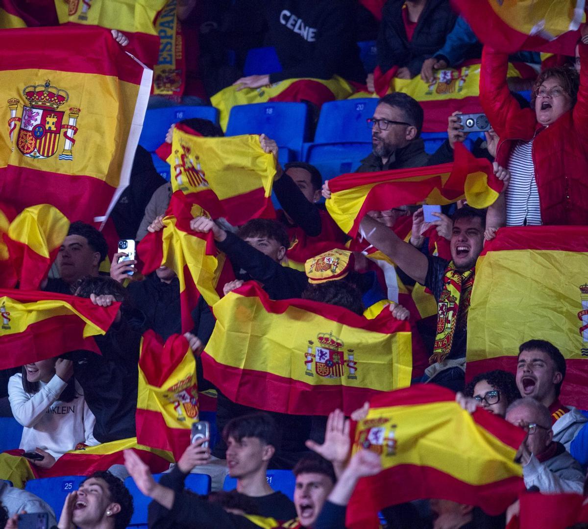 El Govern i la Generalitat condemnen els insults racistes