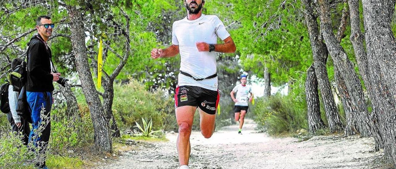 Sergio Gutiérrez, el pasado domingo al frente de la carrera de la Serra Grossa.