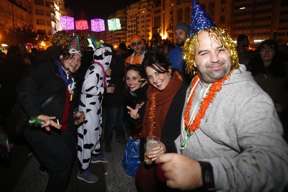 Miles de personas recibieron el año frente al consistorio