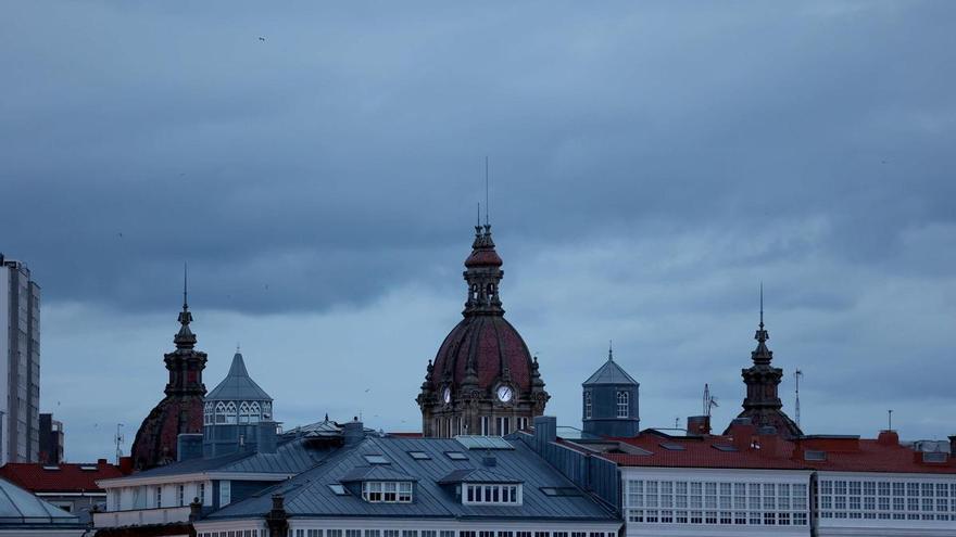 El tiempo en A Coruña: lunes festivo con aire cálido y nubes