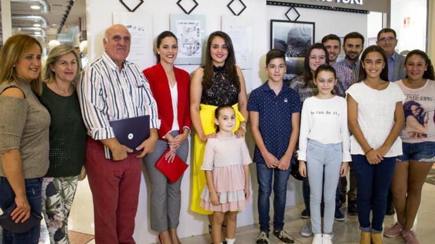 La hoguera Ángeles Felipe Bergé de Alicante dedica una exposición a la isla de Tabarca