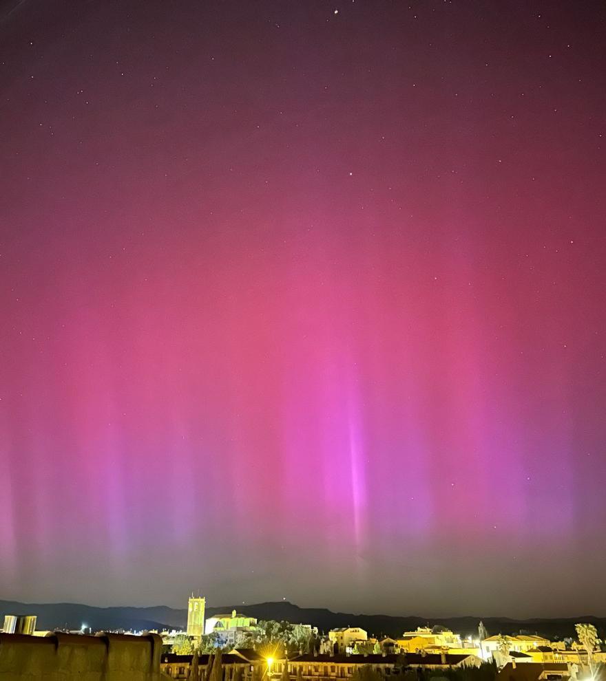 ¿Qué ha provocado la aurora boreal vista en España esta noche?