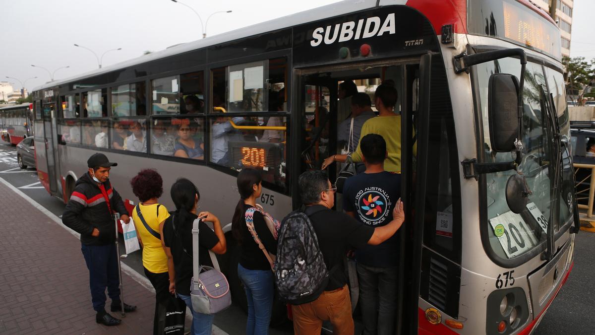 Imagen de archivo de un autobús en Perú.