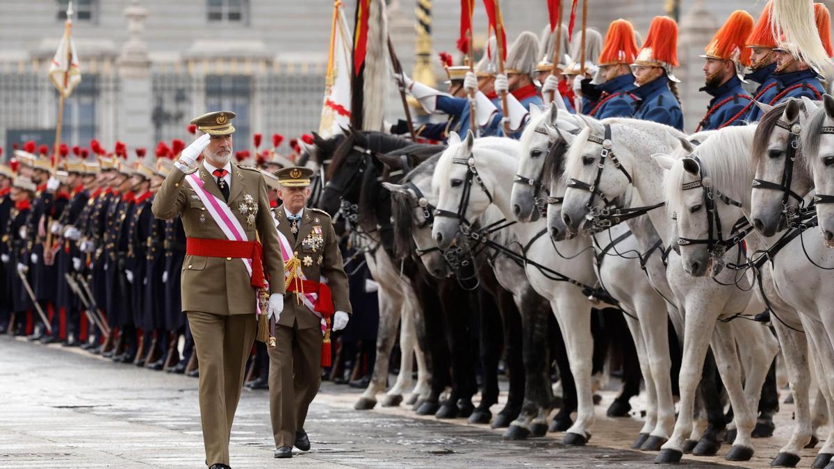 El Rey destaca los despliegues militares en la dana, Eslovaquia y el Líbano y Robles pide más efectivos para las Fuerzas Armadas