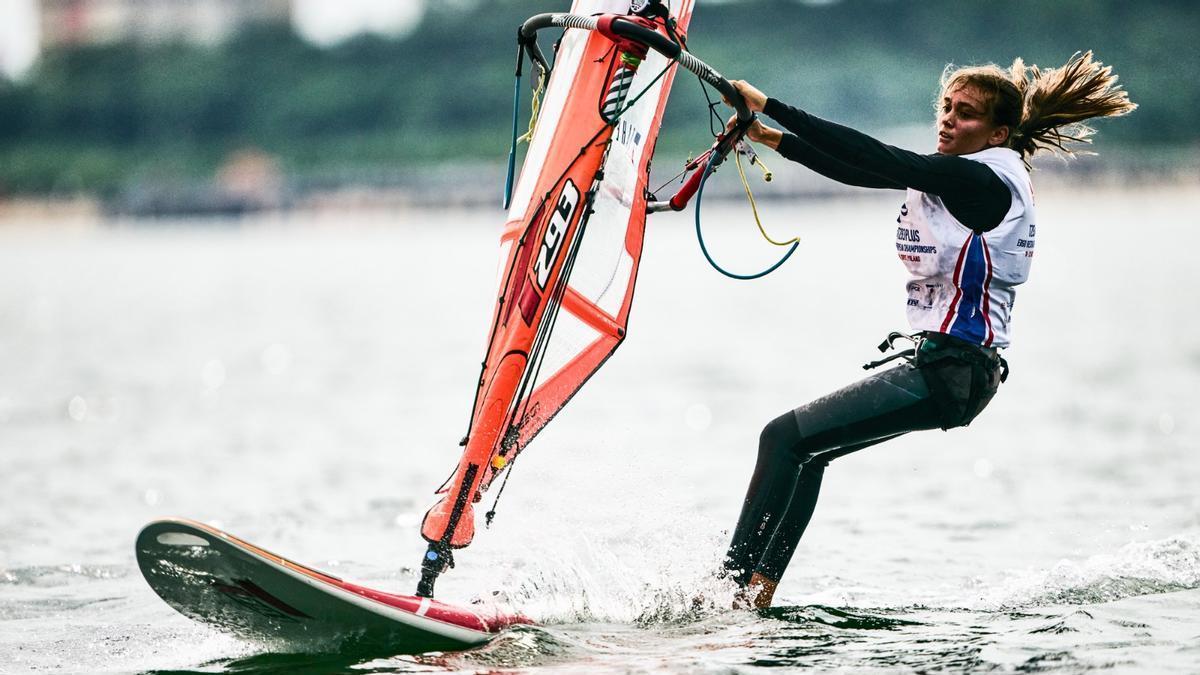 La regatista canaria Cristina Iglesias, bronce en el Europeo de Techno 293