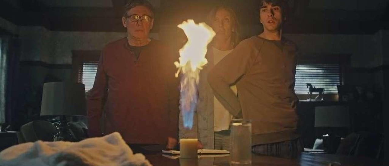 Gabriel Byrne, Toni Collete y Alex Wolff, en una imagen de &quot;Hereditary&quot;. // DeAPlaneta