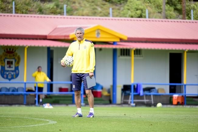 Entrenamiento de la UD LAS PALMAS en Barranco ...