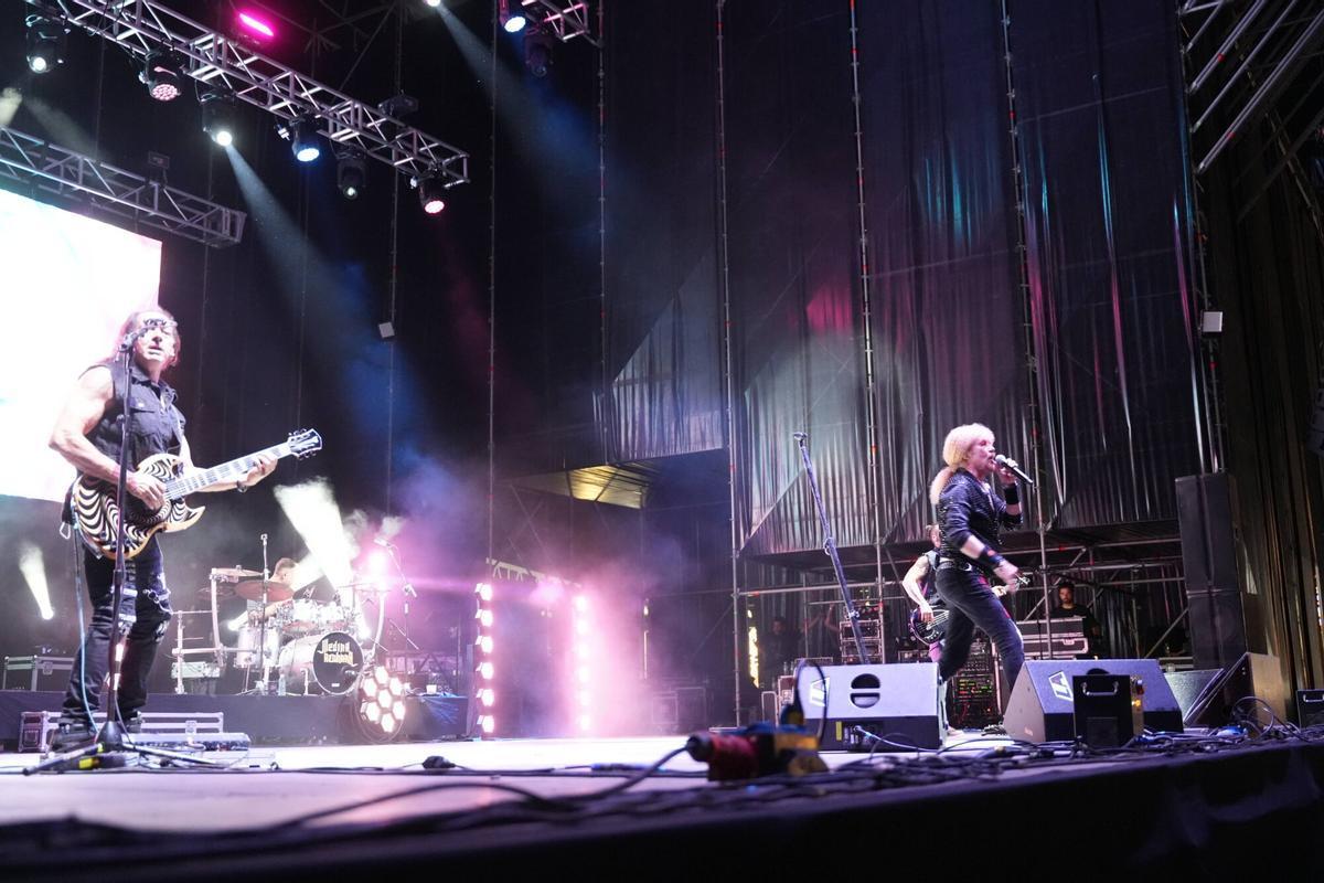 Medina Azahara desata la nostalgia en su último concierto en Badajoz