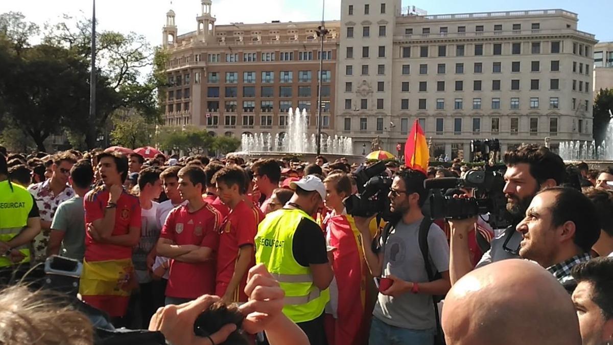 Aficionados de la selección en Plaza Catalunya