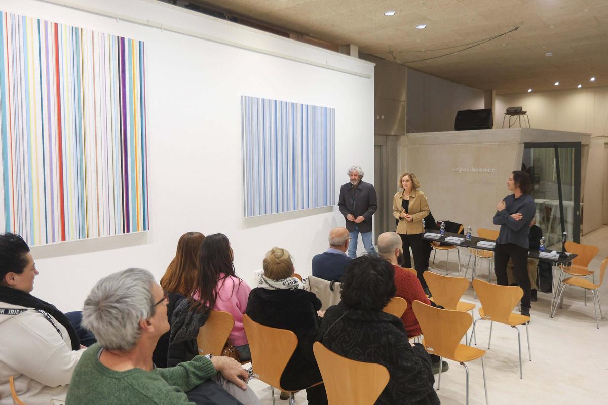 Pedro María Asensio presenta su reflexión crítica sobre el urbanismo de Ibiza en el Coaib Pedro María Asensio presenta su reflexión crítica sobre el urbanismo de Ibiza en el Coaib