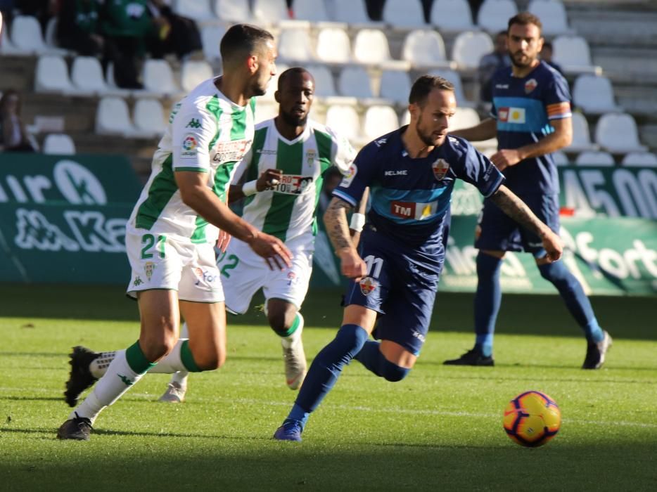 Las imágenes del partido entre el Córdoba - Elche.